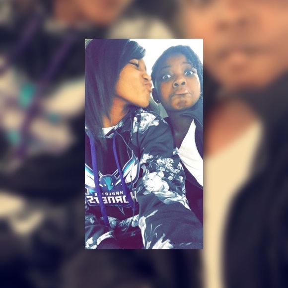 Meet your Posher, Trinity - Picture 1 of 1